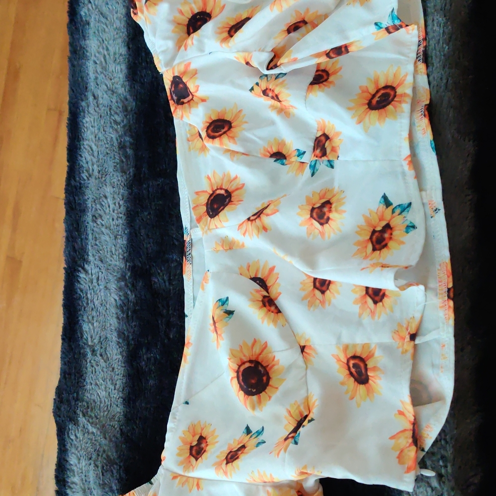 $5!!! Shein Sunflower Crop Top